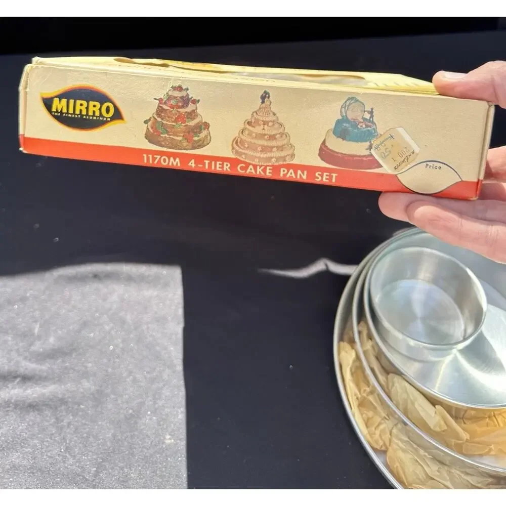 Vintage Mirro 4-Tier Cake Pan Set FT-902 Original Box Mid Century Wedding Cake